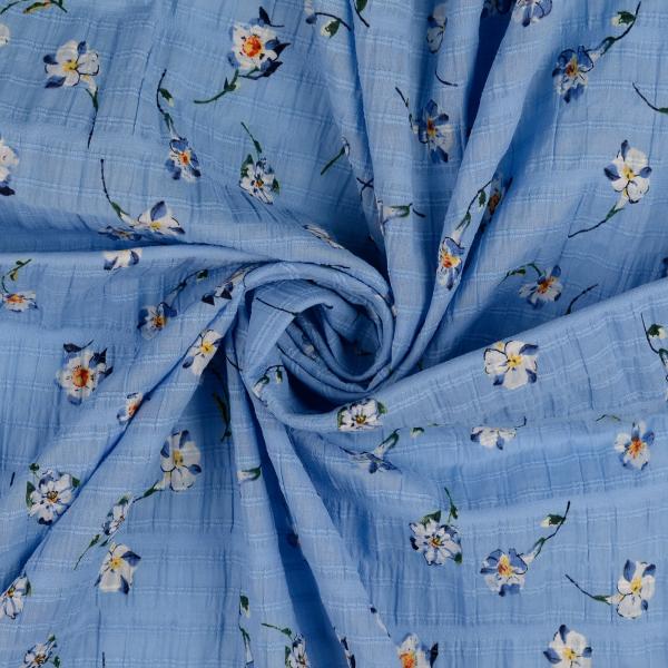 Slub Voile - Blüten auf hellblau